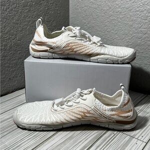 Hike footwear Lorax Pro Healthy non-slip barefoot shoes‎ white women’s size 6